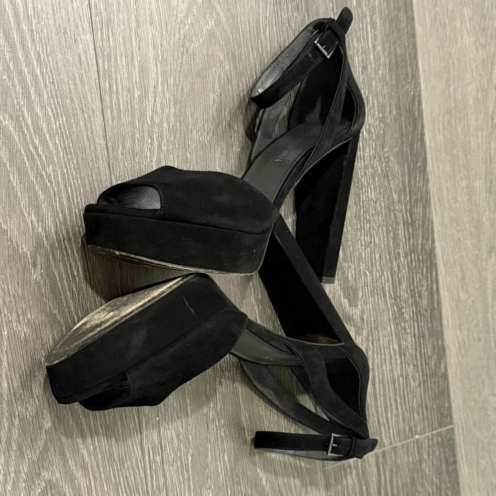 Stuart Weitzman stuart weitzman